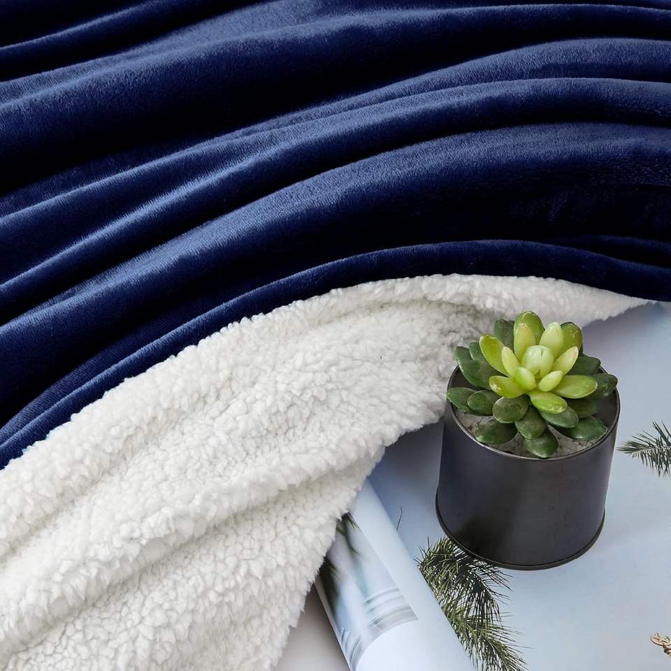 REVIE™ Cozy Comfort Blanket